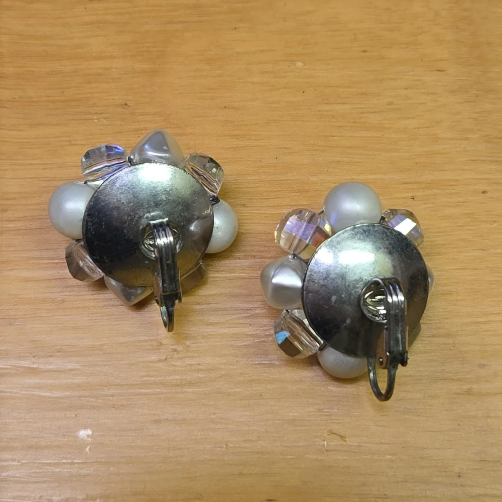 Vintage faux pearl & irredescent beaded clip on earrings
